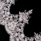 Guarnição bordada clássica do laço da flor 3D uma largura de 53 polegadas com grânulos
